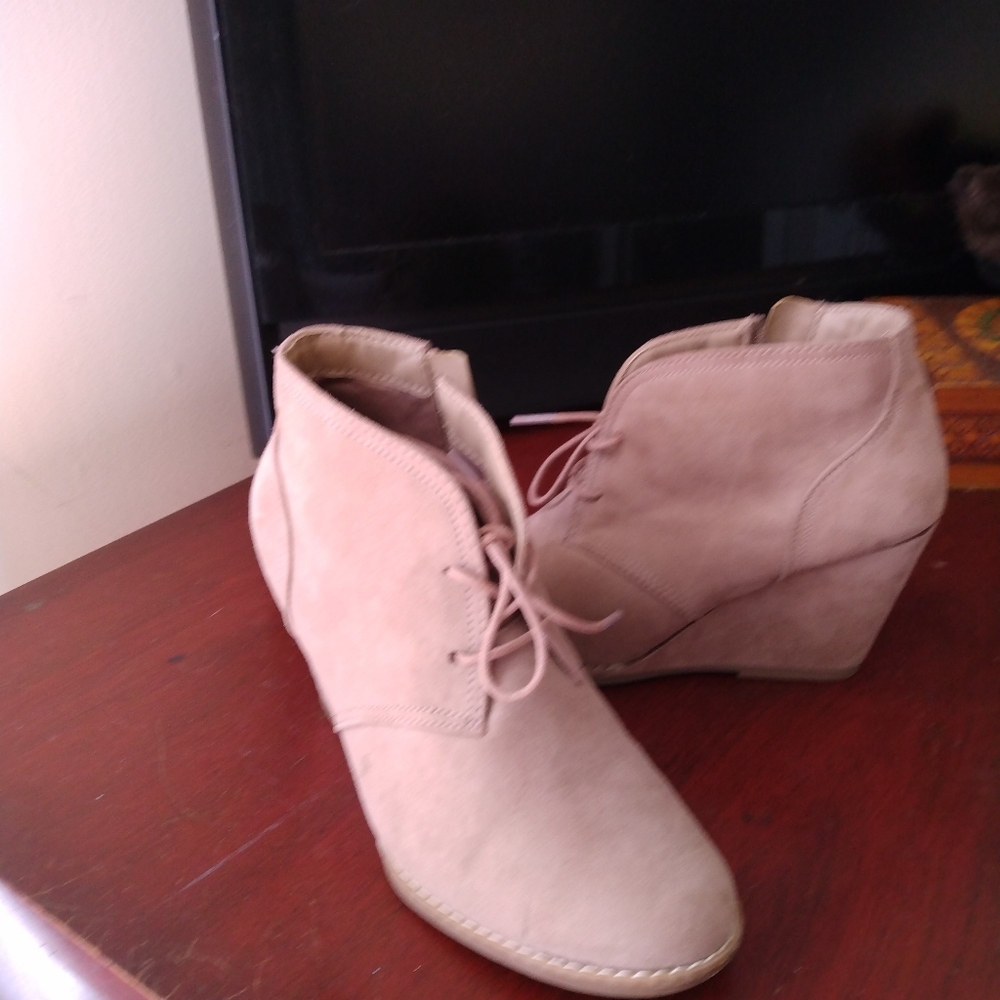 Women's Tan Wedge Ankle Boots